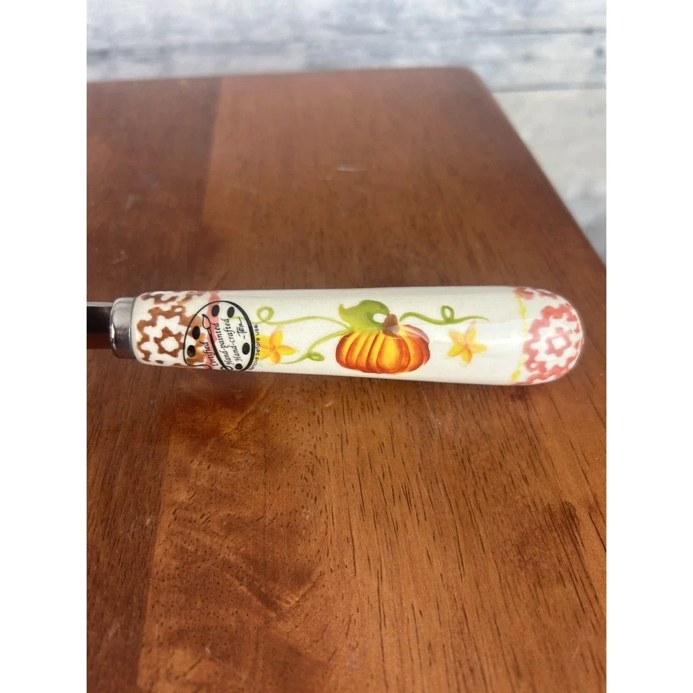 Temp-Tations By Tara Seasonal Auto Pumpkin Spatula